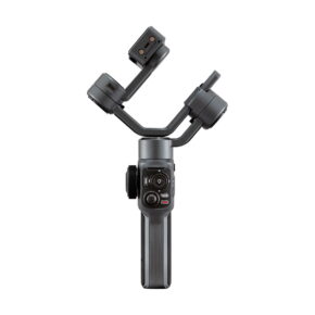 Zhiyun_Smooth_5_001 Zhiyun Smooth 5 älypuhelimille on musta käsikameran gimbal-stabilisaattori, jossa on joystick, ohjauspainikkeet ja säädettävä kolmiakselinen kiinnitys, kuvassa valkoista taustaa vasten.