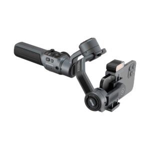 Zhiyun_Smooth_5_005 Zhiyun Smooth 5 Combo älypuhelimille on ergonomisella mustalla kahvalla ja ohjauspainikkeilla varustettu käsikäyttöinen gimbaali, joka on suunniteltu sujuvaan videokuvaukseen älypuhelimella.