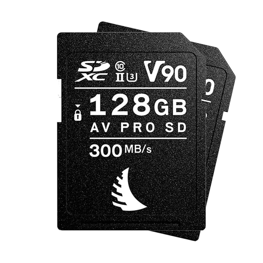 angelbird_v90_128gb_uhs_ii_2pack Kaksi päällekkäistä mustaa ANGELBIRD 64GB AV Pro Mk 2 V90 UHS-II SDXC -korttia, joissa kummassakin on kapasiteetti- ja nopeusluokkasymbolit valkoista taustaa vasten. Tämä on 2-pack.