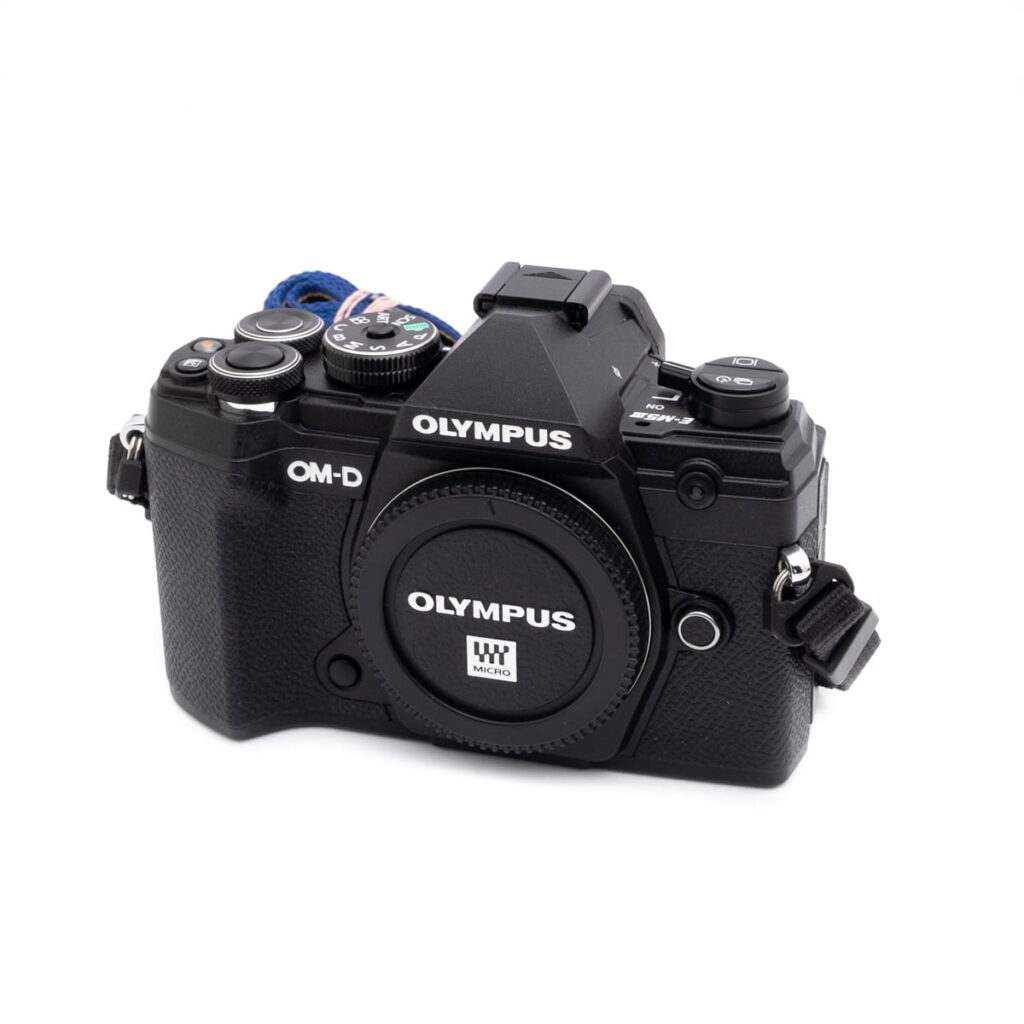 olympus_em5ii Olympus OM-D E-M5 Mark III (SC 5500, Kunto K4.5) - Käytetty