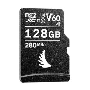 Angelbird_128GB_AV_Pro_V60_UHS-II_MicroSD_001 ANGELBIRD 128GB AV Pro V60 UHS-II MicroSDXC on musta muistikortti, jossa on valkoinen teksti, jossa näkyy V60, A1, U3, UHS-II, 280 MB/s nopeus, ja jonka alaosassa on valkoinen abstrakti logo.