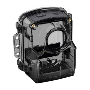 Brinno ATH1000 Waterproof Housing on läpinäkyvä musta muovinen kamerakotelo, jossa on suuri pyöreä linssiaukko, sivusaranat ja kaksi pyöreää painiketta päällä.
