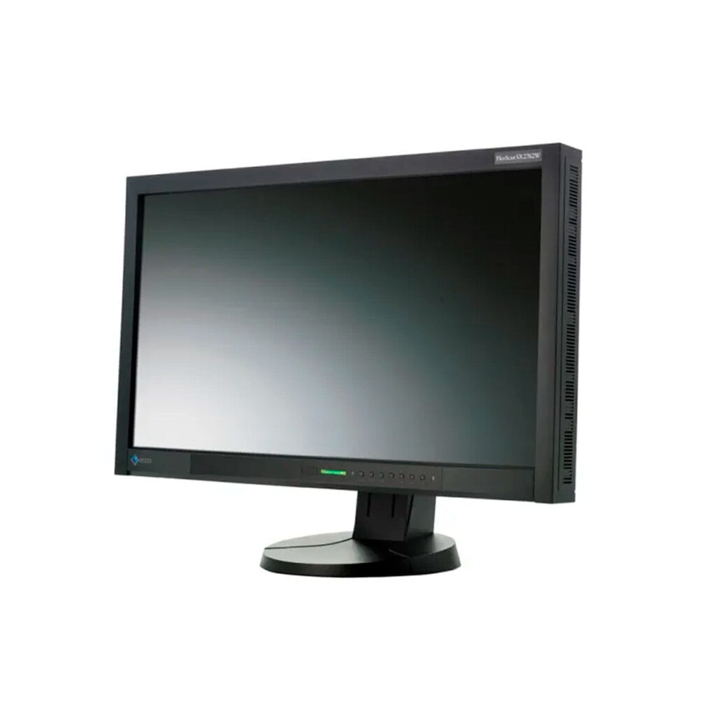 Eizo_Flexscan_2762W_käytetty_avl24_001 Käytetty Eizo FlexScan SX2762W (K5 kunto, sis. ALV24%) musta litteänäyttö näytetään jalustalla pienessä kulmassa valkoista taustaa vasten, näytön ollessa pois päältä ja heijastava.