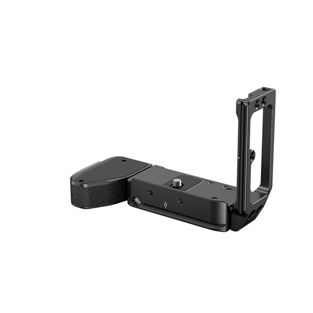 SmallRig_2417_L-Bracket_for_Sony_Alpha_7R_IV_Alpha_9_II_LCS_002 SmallRig 2417 L-kiinnike Sony Alpha 7R IV:lle ja Alpha 9 II:lle sisältää kuvioidun kahvan ja vakiomallisen kiinnitysruuvin, joka mahdollistaa turvallisen kiinnityksen jalustaan sekä vaaka- että pystysuunnassa.
