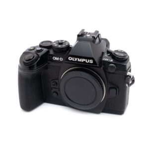 olympus_em1 Olympus OM-D E-M1 (SC 40700) - Käytetty