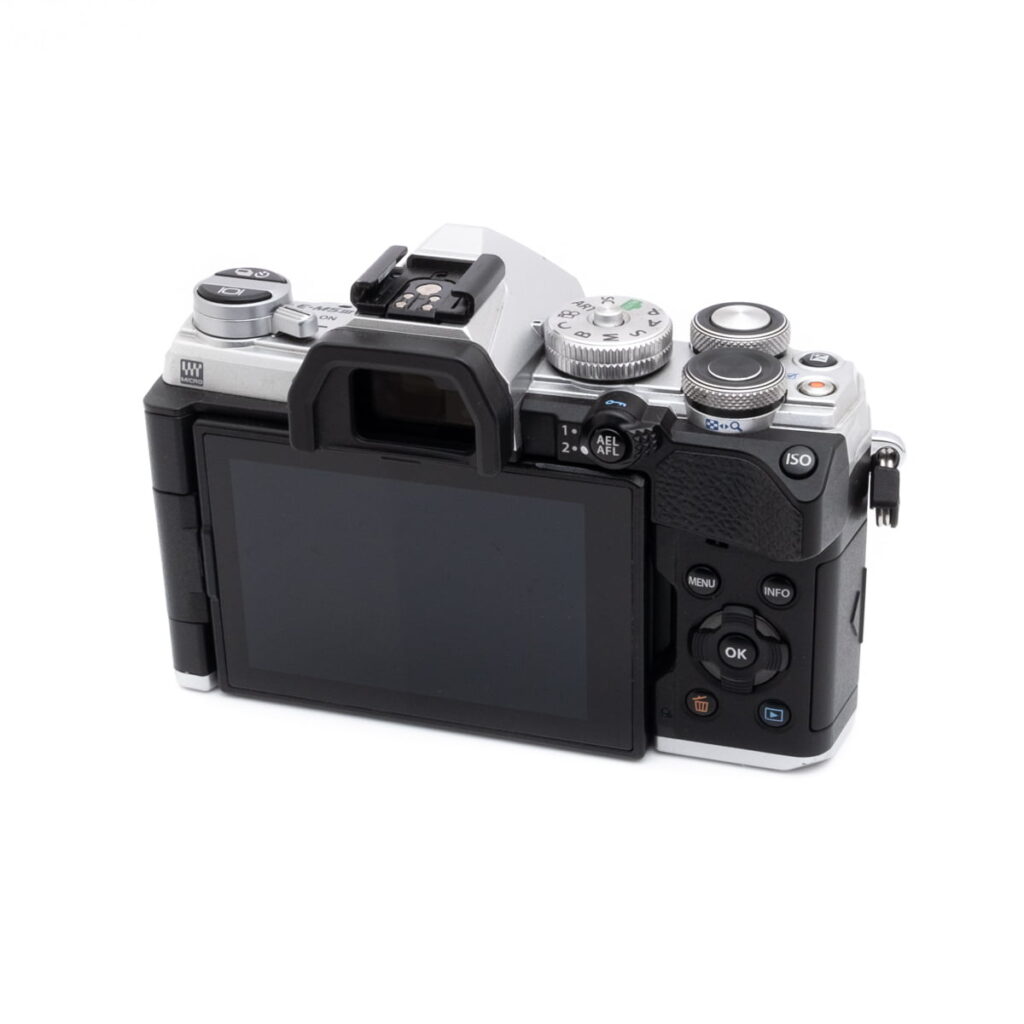 olympus_m5iii-2 Olympus OM-D E-M5 Mark II (SC 1200) - Käytetty