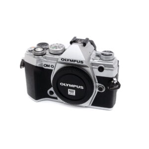olympus_m5iii Olympus OM-D E-M5 Mark II (SC 1200) - Käytetty