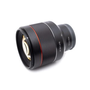 samyang_85-2 Samyang AF 85mm f/1.4 Sony FE (sis.ALV24%) - Käytetty
