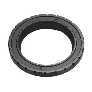Godox_MF12_Mounting_Ring_002 Godox MF12 -kiinnitysrengas on musta, pyöreä metallinen lisävaruste, jossa on harjattu reuna ja tasaisin välein olevat reiät valkoisella pohjalla - täydellinen käytettäväksi Godox AD300 Pron kanssa.