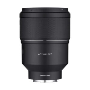 Samyang_AF_135mm_F_1_8_Sony-FE_001 The Samyang AF 135mm F/1.8 - Sony FE lens appears upright against a white background, with a textured focus ring and a smooth black body marked "AF 135/1.8 FE" and "Full Frame E-Mount".