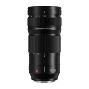 panasonic_70-200_4_2 Nikon D5600 + AF-P Nikkor 18-55mm f/3.5-5.6 G VR DX (Shuttercount 2150, Kunto K5) - Käytetty