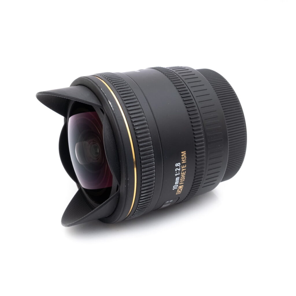 sigma_10-2 Sigma 10mm f/2.8 DC Fisheye Canon EF-S - Käytetty