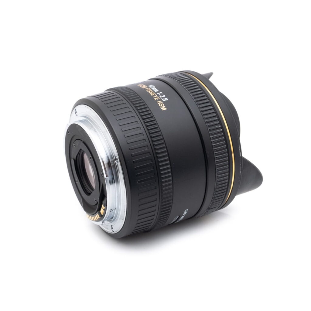 sigma_10-3 Sigma 10mm f/2.8 DC Fisheye Canon EF-S - Käytetty