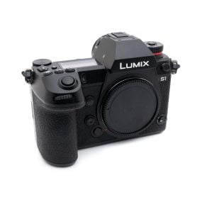 Panasonic Lumix DC-S1 (SC 400, Kunto K5, Takuuta 18kk) – Käytetty Käytetyt kamerat