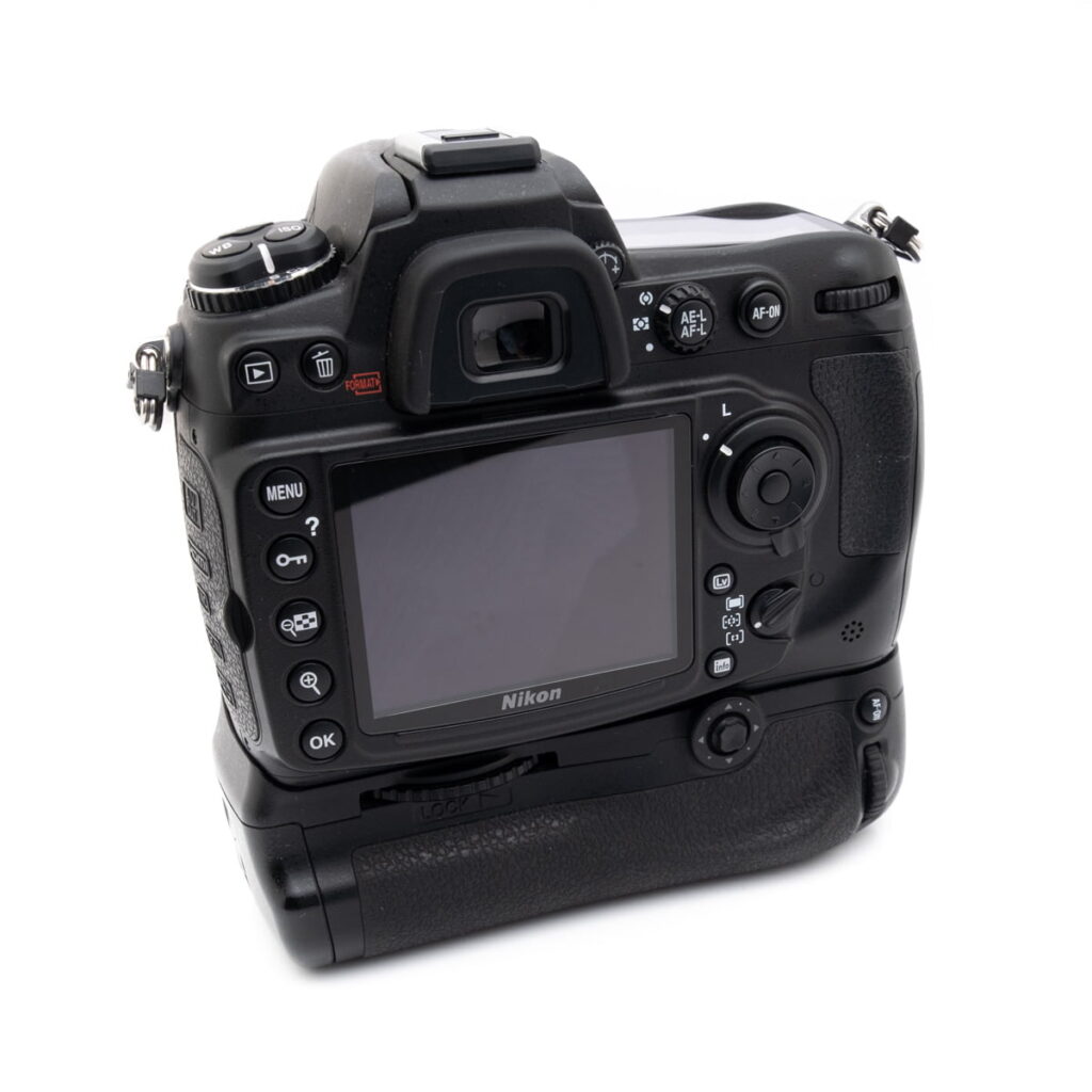 nikon_d300s-2 Nikon D300s + akkukahva (SC 2100) - Käytetty