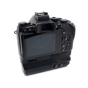 Olympus E-M1 + HLD-7 (SC 118500) – Käytetty Käytetyt kamerat 3