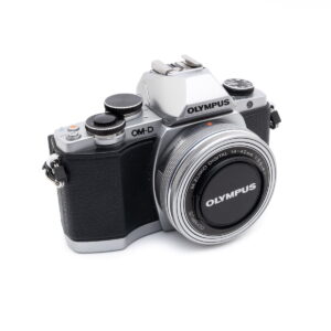 olympus_em10 Olympus OM-D E-M10 + 14-42mm (SC 4100, sis.ALV24%) - Käytetty