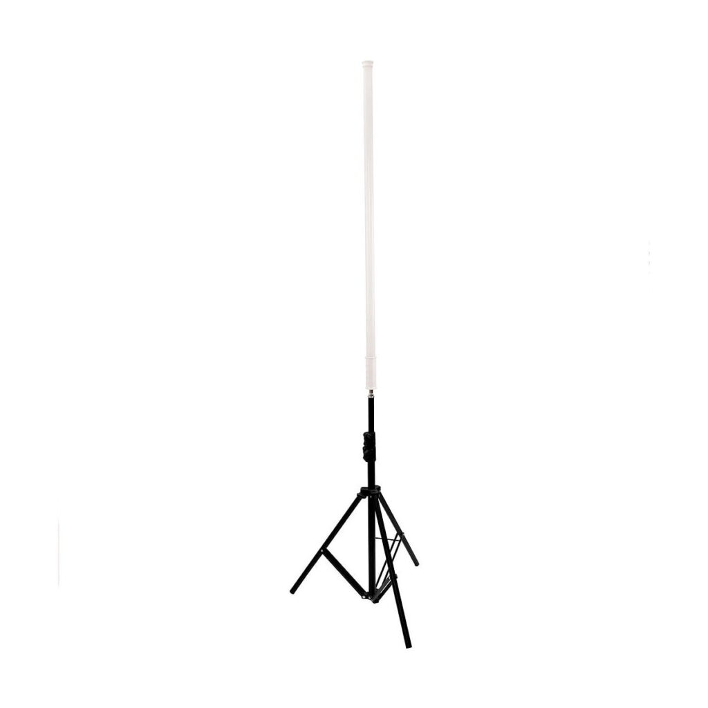 NANLITE_PavoTube_T8-7X_1_kit_004 NANLITE PavoTube T8-7X 1 package, a tall white vertical LED tube, mounted on a black stand against a white background.