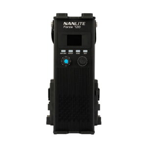 NANLITE_Forza_720_LED_Spotlight_011 NANLITE Forza 720 LED Monolight -valaistuksen ohjausyksikön etunäkymä, jossa näkyy digitaalinen näyttö, säätönupit, painikkeet ja musta uurrettu ulkokuori, eristettynä valkoiselle taustalle.