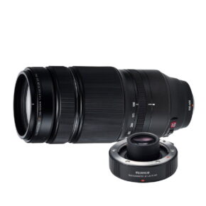 fujinon_100-400mm_tc14 The Fujifilm Fujinon XF 100-400mm f/4.5-5.6 OIS WR lens is shown next to the Fujinon 1.4x TC teleconverter, both against a white background.