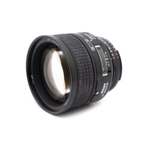 nikon_af85-2 Nikon AF Nikkor 85mm f/1.4 D - Käytetty