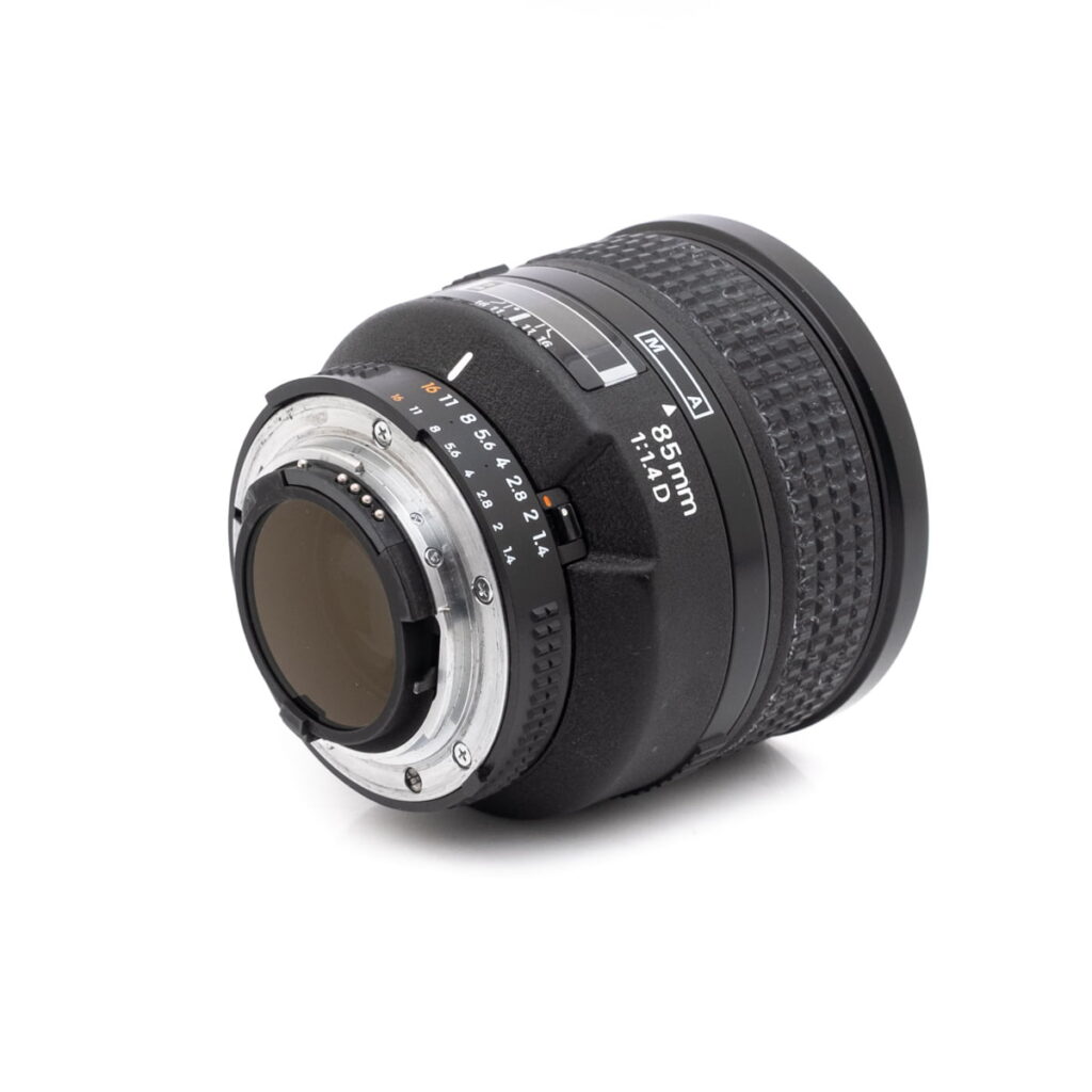nikon_af85-3 Nikon AF Nikkor 85mm f/1.4 D - Käytetty