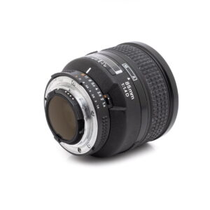 nikon_af85-3 Nikon AF Nikkor 85mm f/1.4 D - Käytetty