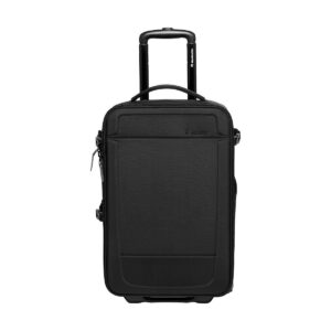 Manfrotto_Rolling_Bag_Advanced_III_002 Manfrotto Rolling Bag Advanced III, kuvassa valkoisella pohjalla, on musta muotoilu, jossa on teleskooppikahva, vetoketjullinen etutasku ja kantokahva ylhäällä.