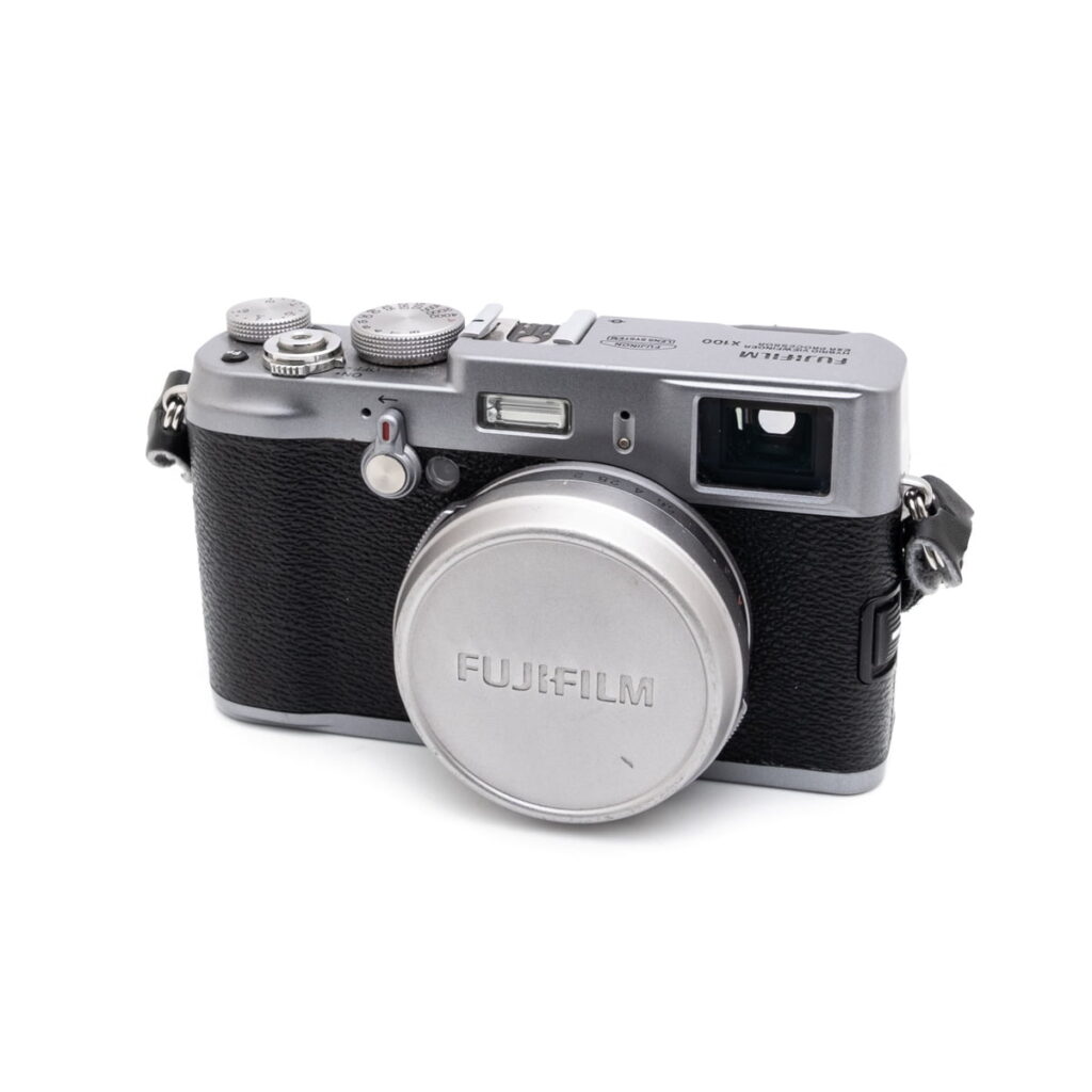 fuji_x100 Fujifilm X100 Hopea (sis.ALV24%) - Käytetty