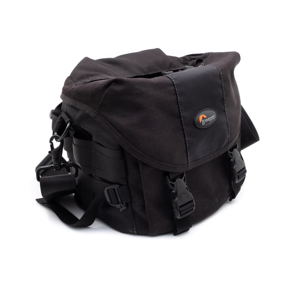lowepro_laukku_1 Lowepro Stealth Reporter 200 AW (sis.ALV24%) - Käytetty