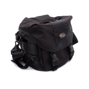 lowepro_laukku_1 Lowepro Stealth Reporter 200 AW (sis.ALV24%) - Käytetty