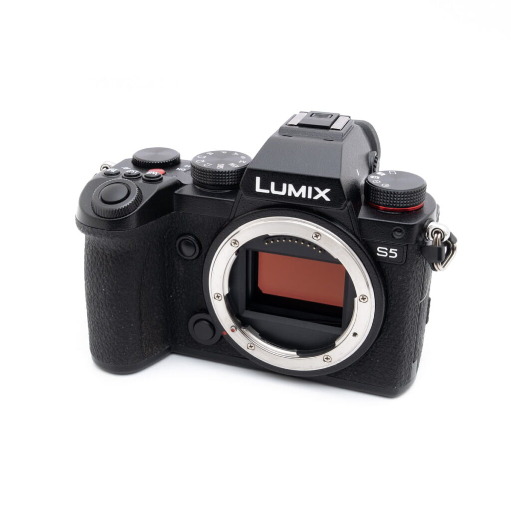 lumix_s5-2 Panasonic Lumix DC-S5 - Käytetty