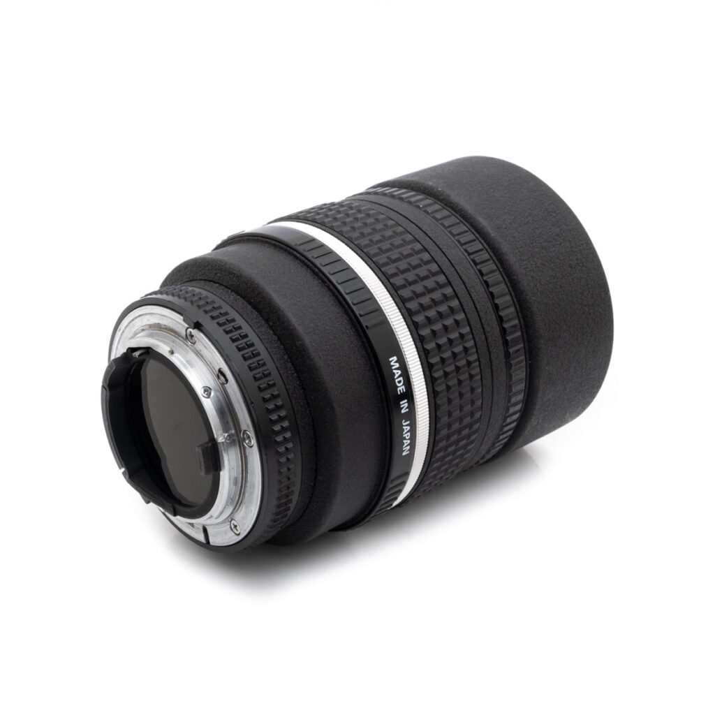 nikon_105-3 Nikon AF DC-Nikkor 105mm f/2 D (sis.ALV24%) - Käytetty