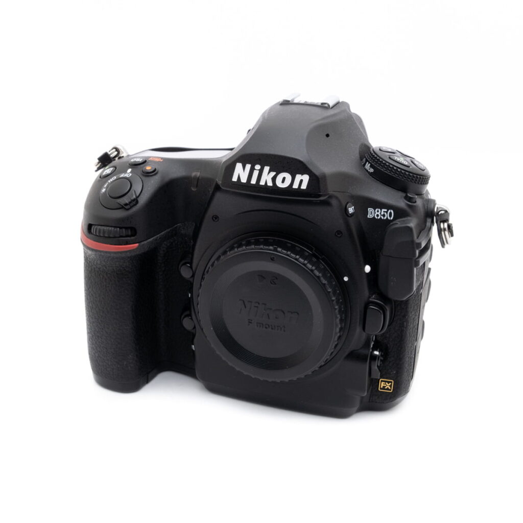 nikon_d850 Nikon D850 + akkukahva (SC 81000, sis.ALV24%) - Käytetty