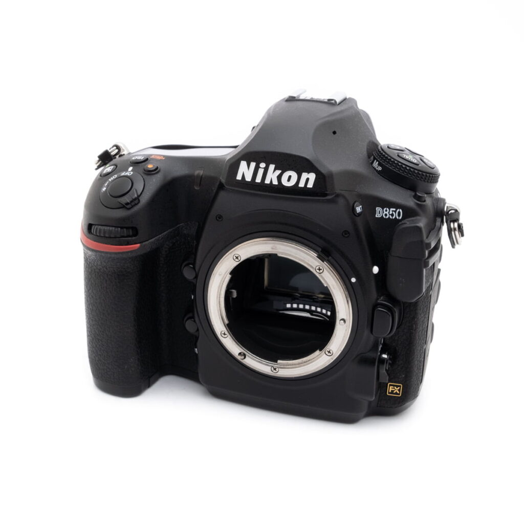 nikon_d850-2 Nikon D850 + akkukahva (SC 81000, sis.ALV24%) - Käytetty