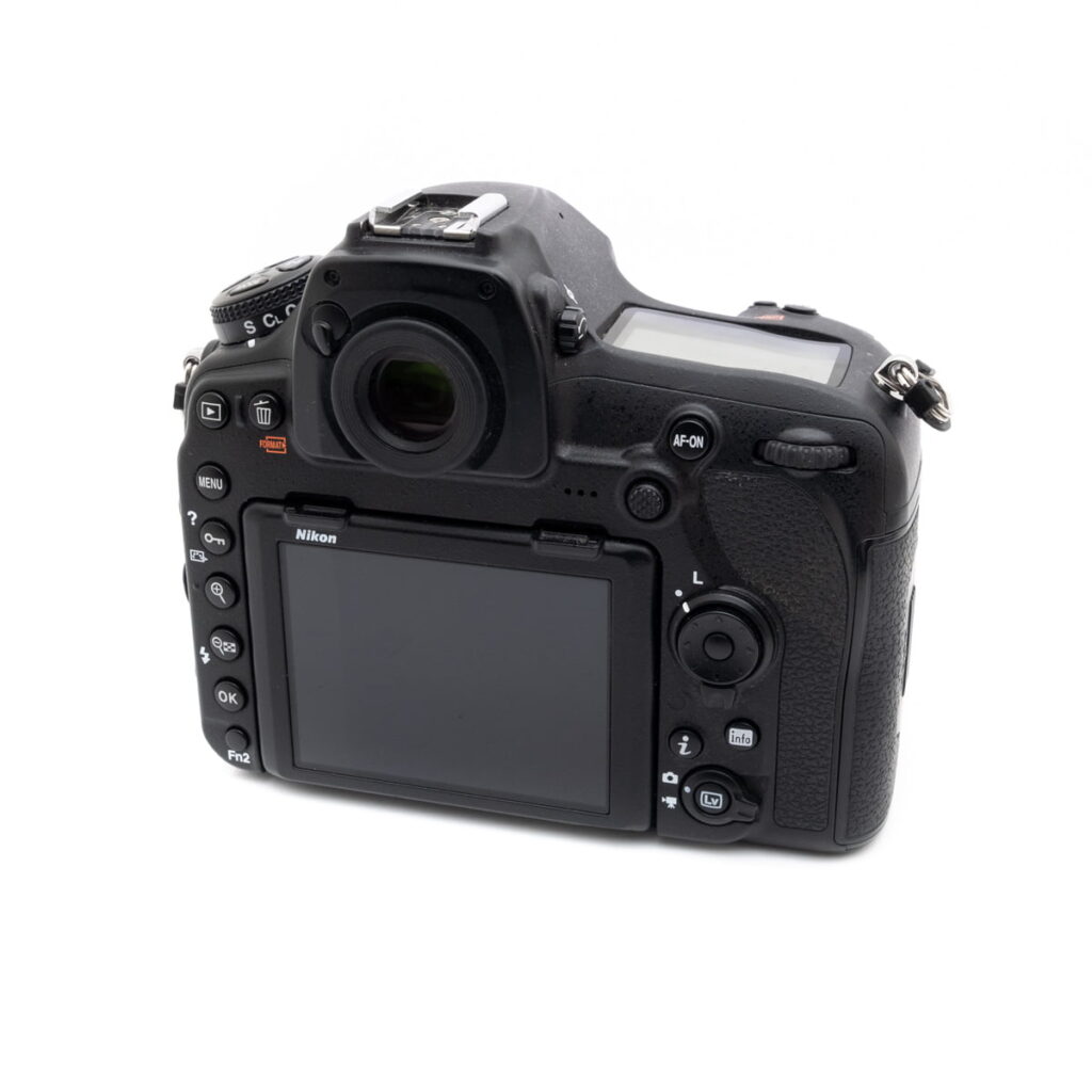 nikon_d850-3 Nikon D850 + akkukahva (SC 81000, sis.ALV24%) - Käytetty
