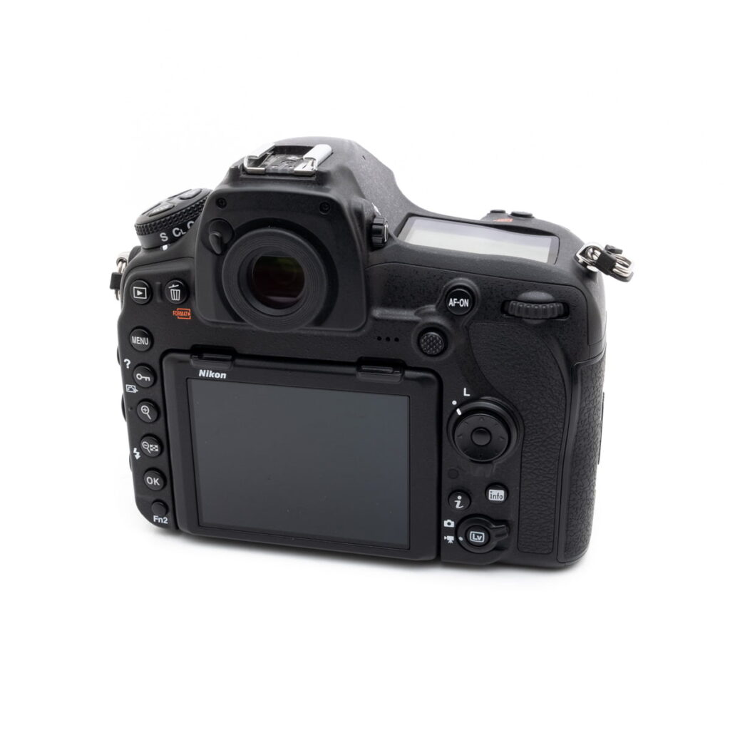 nikon_d850_2-3 Nikon D850 (SC 27500, sis.ALV24%) - Käytetty