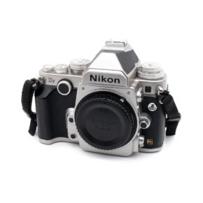 Nikon DF (SC 2700, sis.ALV24%) - Käytetty