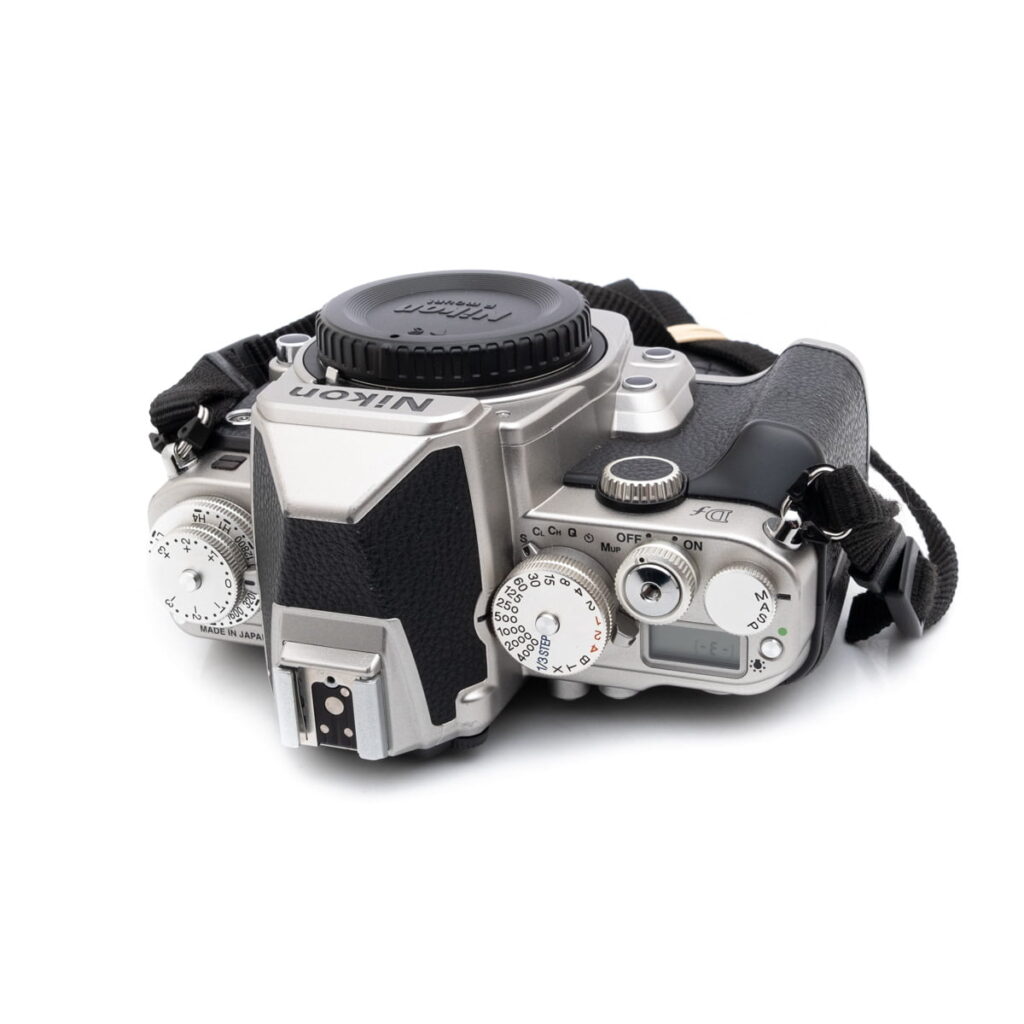 nikon_df-4 Nikon DF (SC 2700, sis.ALV24%) - Käytetty