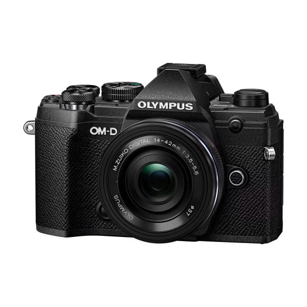 Olympus OM-D E-M5 MK III + Olympus 14-42mm f/3.5 – 5.6 EZ – Musta Järjestelmäkamerat 3