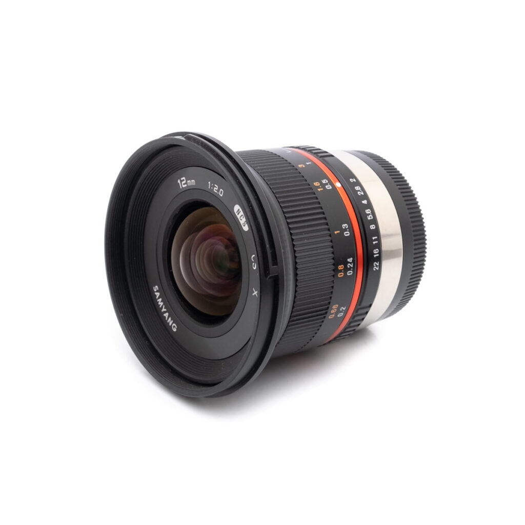 samyang_12-2 Samyang 12mm f/2 NCS CS Fujifilm - Käytetty