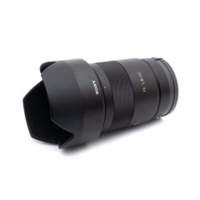 Sony FE Sonnar T* 55mm f/1.8 ZA (sis.ALV24%) - Käytetty
