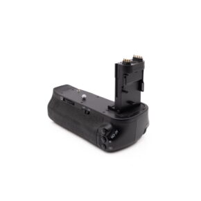 Battery handle BG-1K-Canon 6D-3 The Canon Speedlite 430EX flash used is shown on a white background, with a black body with textured sides and visible control buttons.