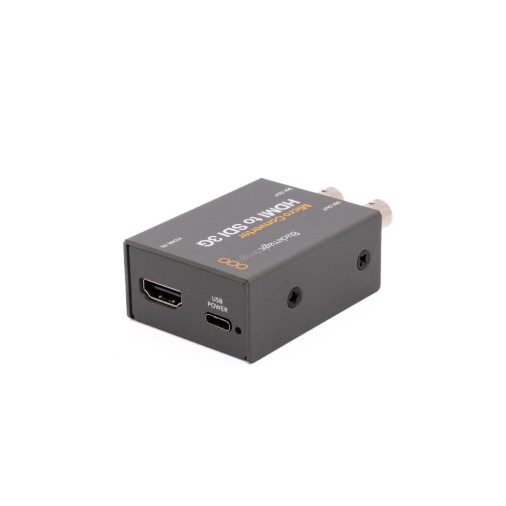 BM-HDMI-SDI converter-3 Käytetty RodeCaster Pro (Kunto K5, Takuu 6kk), kompakti musta laite, jossa on HDMI-tulo, USB-virtaportti ja koaksiaaliliitin, jonka pinnassa lukee "HDMI to SDI 3G".
