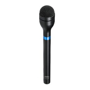 Boya BY-HM100 XLR dynaaminen mikrofoni on musta käsimikrofoni, jossa on pyöreä verkkopää ja sininen rengas lähellä yläosaa, kuvattuna valkoista taustaa vasten.