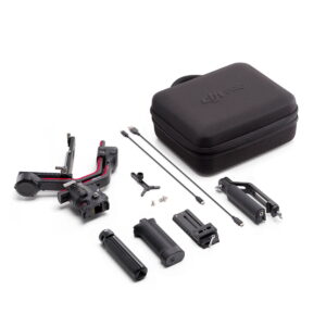 DJI-RS3-Pro-5 DJI RS 3 Pro -gimbaali, jossa on gimbaali, jalustakahva, kantolaukku, akut, kaapelit, asennuslevy, ruuvit ja tarvikkeet, on esillä valkoisella pinnalla.