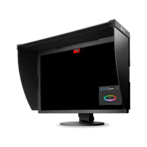 Eizo-ColorEdge-CG2420-02 Eizo 24" ColorEdge CG2420-BK on musta näyttö, jossa on häikäisyä estävä huppu ja jossa on enimmäkseen musta näyttö ja värikalibrointi-ikkuna oikeassa alakulmassa. Se on kuvattu valkoista taustaa vasten.