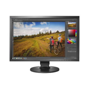 Eizo-ColorEdge-CS2420-01 Eizo 24" ColorEdge CS2420-BK -näytöllä näkyy kuvankäsittelyohjelma, jossa on kuva kolmesta pyöräilijästä ruohikkoisella rinteellä, jota ympäröivät väripaletit ja muokkaustyökalut.