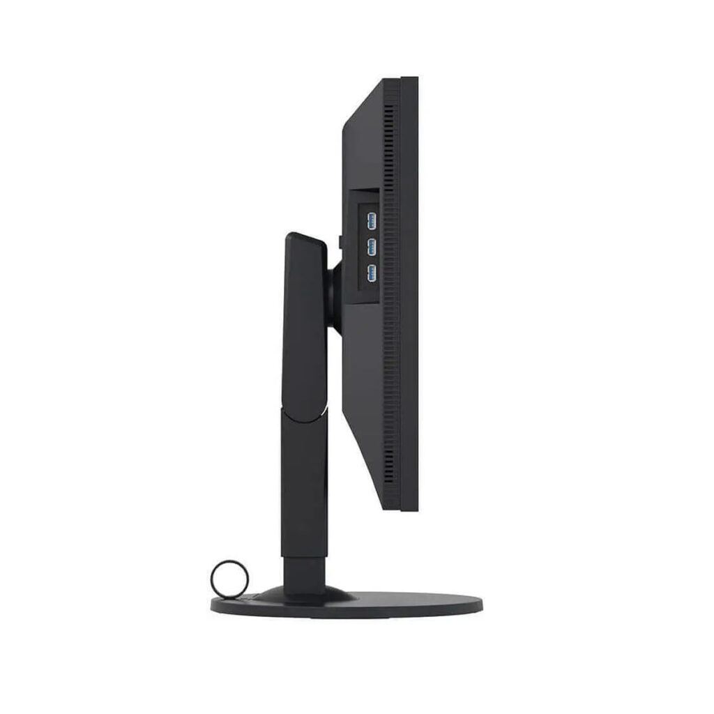Eizo-ColorEdge-CS2420-04 Eizo 24" ColorEdge CS2420-BK -monitorissa, joka on kuvassa mustana sivukuvassa, on ohut profiili, tukeva jalusta ja kaksi näkyvää USB-porttia takapaneelissa. Tausta on pelkkä valkoinen.