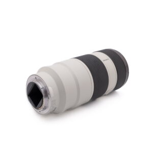 Sony 70-200mm f4-3 Käytetty RodeCaster Pro (Kunto K5, Takuu 6kk) -äänimikseri on kuvattu valkoisella pohjalla kyljellään siten, että ohjauspaneeli on eteenpäin.